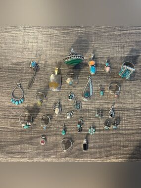 76 gr lot of Sterling silver Native American assorted jewelry.